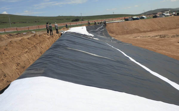 防滲膜施工現場(chǎng)